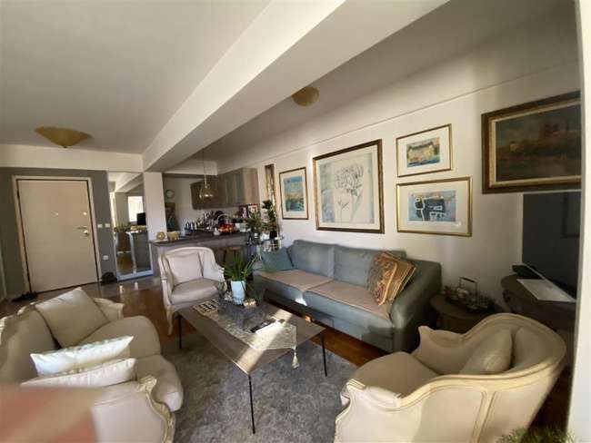 Apartament duplex në një ndërtesë të vogël në Debar Maalo - 3