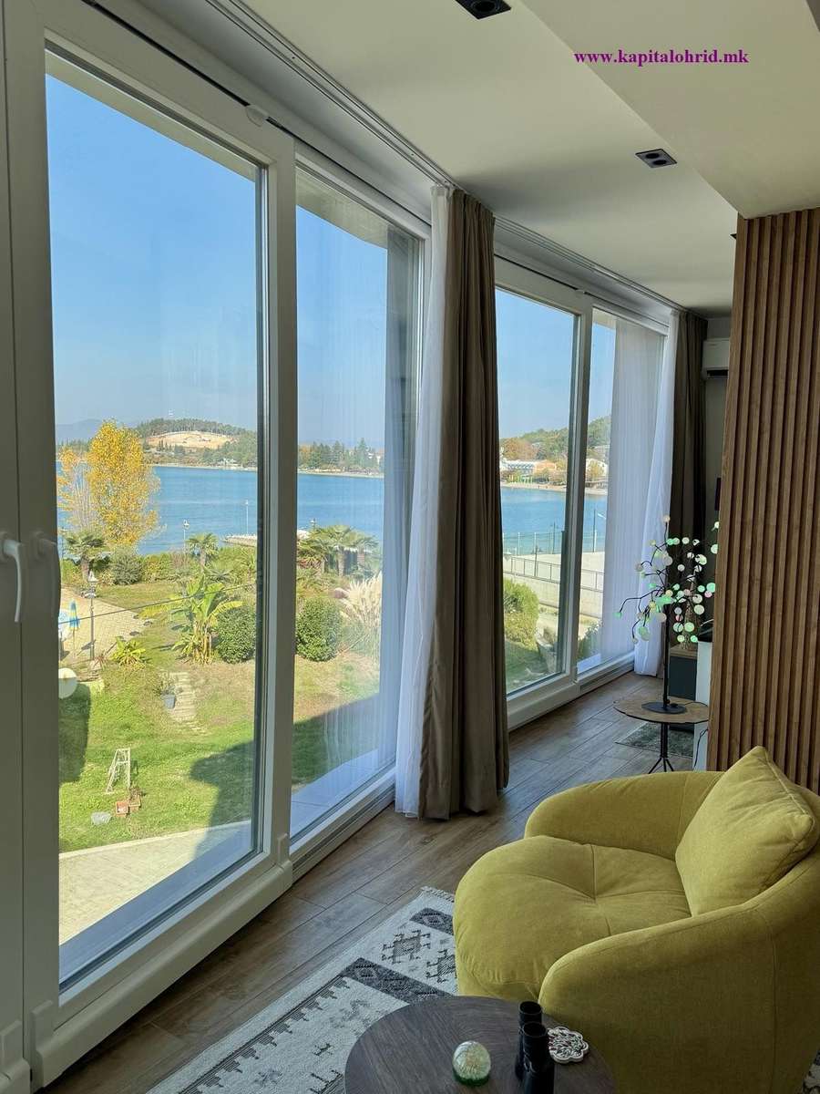 Apartament Komod dhe i Mobiluar në Mënyrë Luksoze në Vijen e Parë të Plazhit në Liqenin e Ohrit -126 m² - 1
