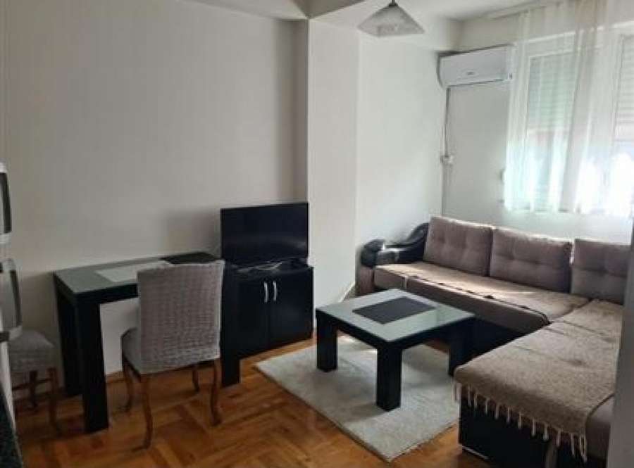 Apartament në Qendër - 1