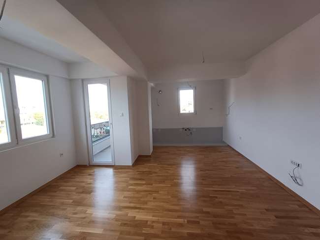 Apartment in a Quiet Location in Hrom - 2