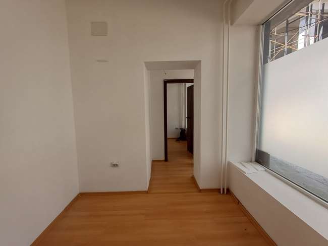 Hapësirë tregtare 30m2 në Qendër - 3
