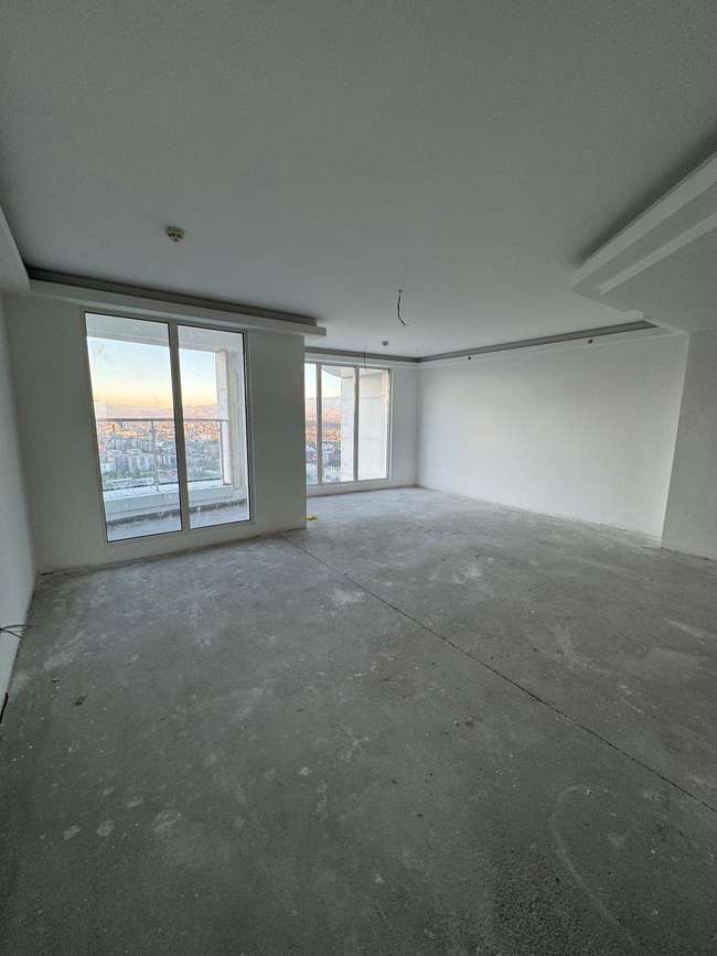 FOR RENT OFFICE SPACE/PENTHOUSE ON THE 40TH FLOOR - 3