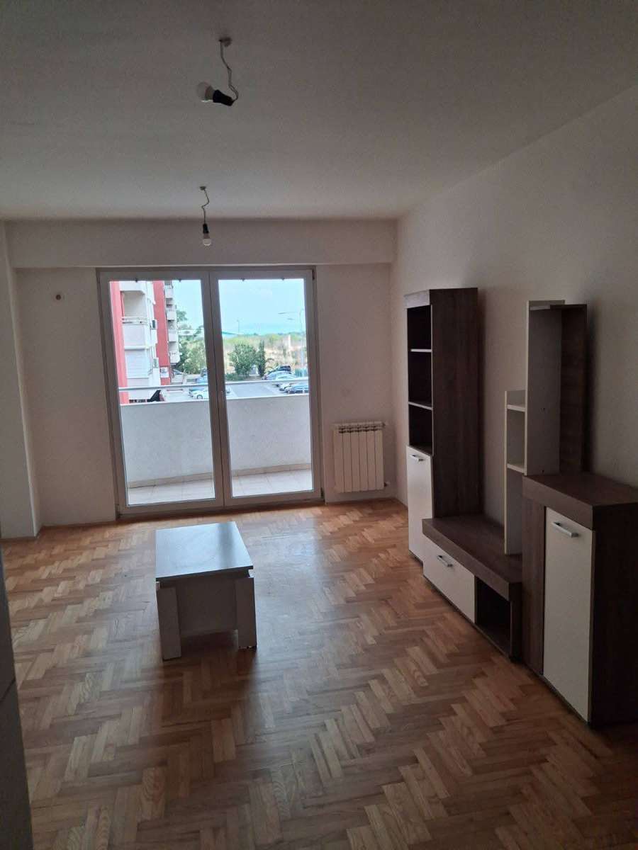 Jepet me qira apartament 2-dhomësh në K.Voda në katin e parë - 1