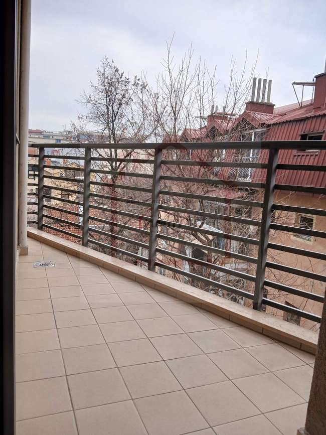 APARTAMENT TRE DHOMASH I REHATSHËM NË QENDËR, PESTALOZZI - 3