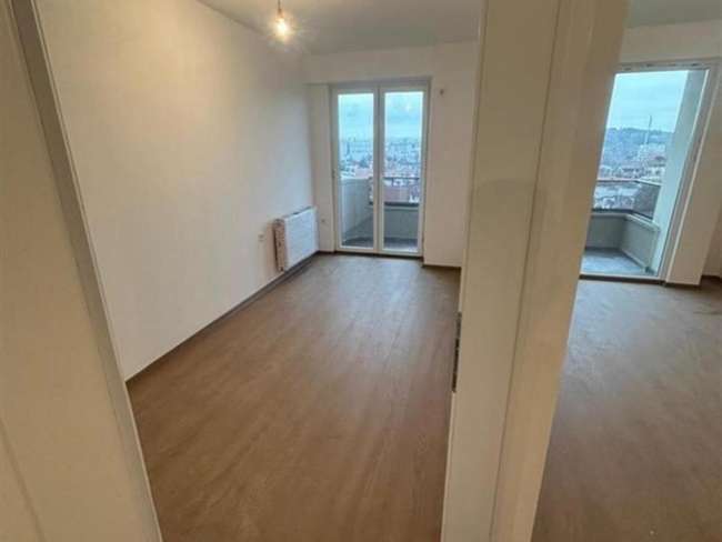 Apartament i ri bosh në Qendër - 2