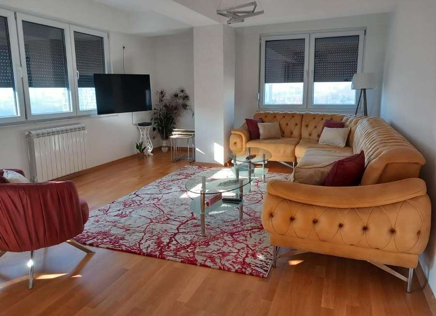 Apartament i ri i mobiluar në Gazi Baba - 1