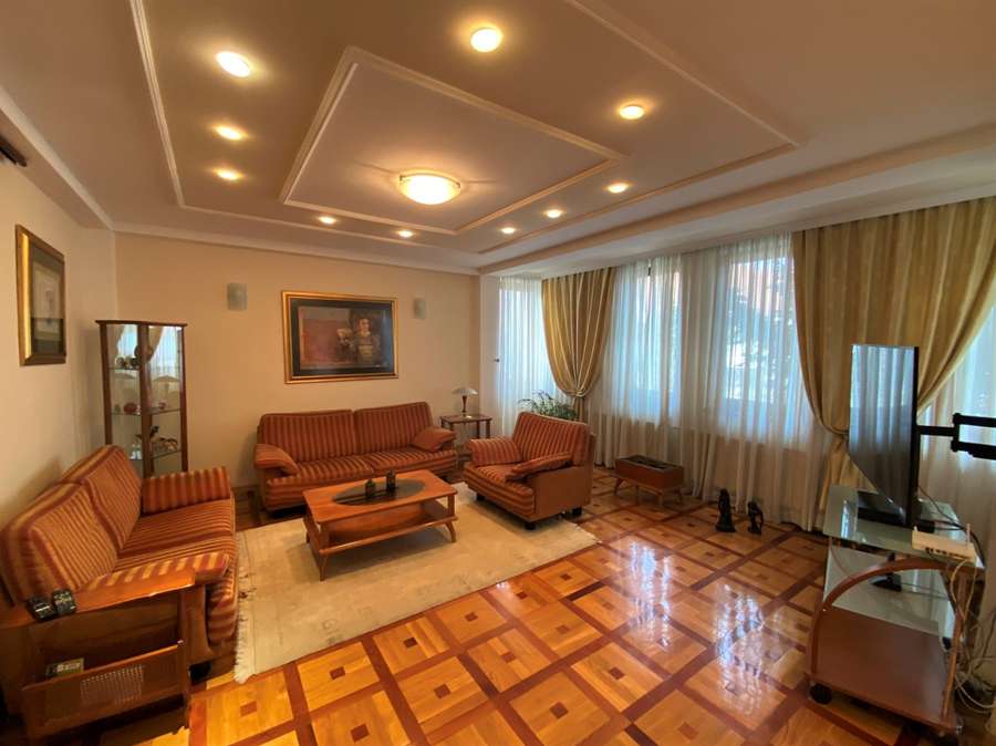 Пространа куќа во Трнодол на одлична локација - 1