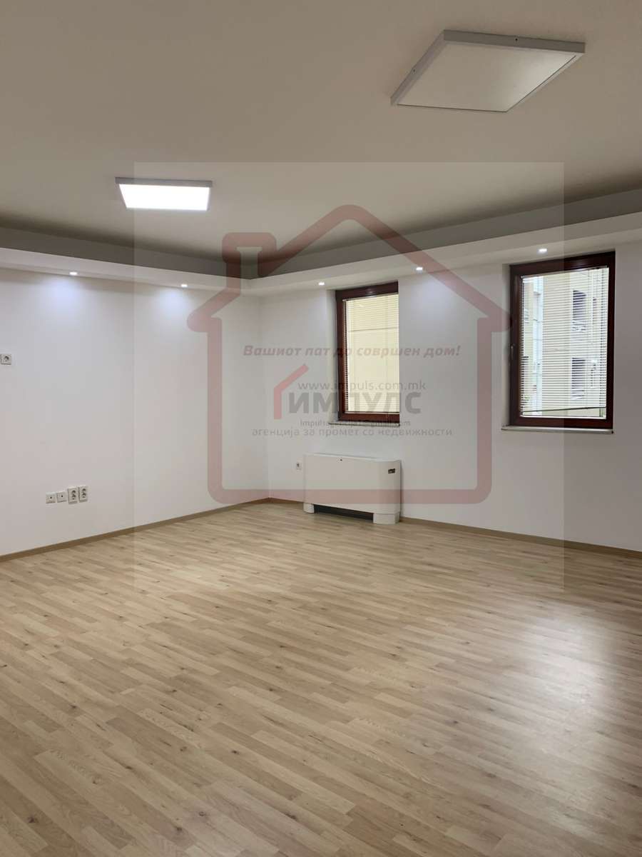 EMPTY COMMERCIAL SPACE IN AN ATTRACTIVE LOCATION IN KARPOSH - 1