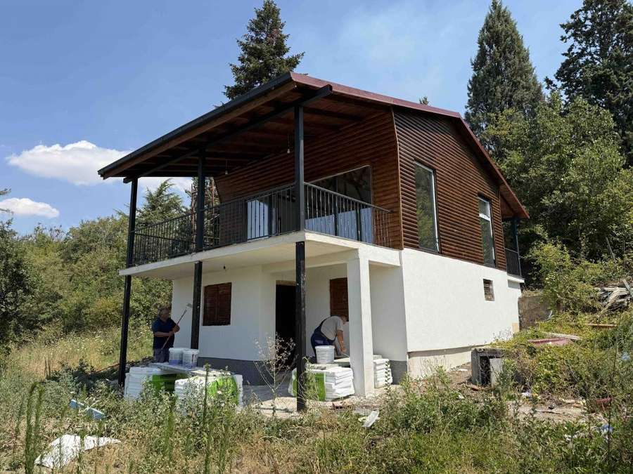 Cottage with large plot in Katlanovo - 1