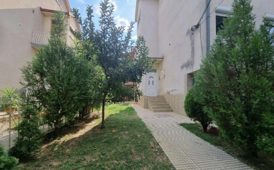 Shtëpi e Madhe Luksoze - 1