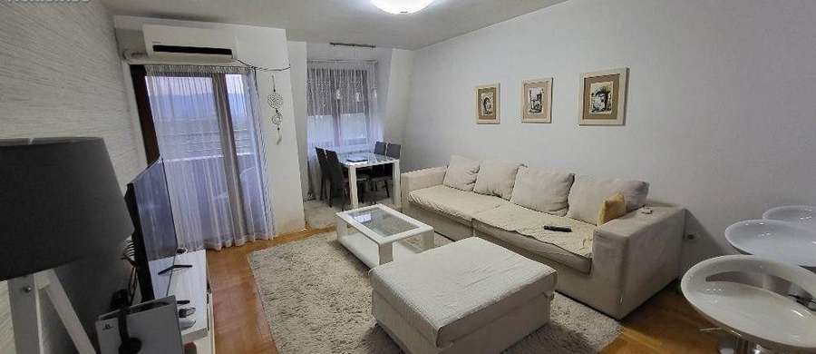 Apartament me tre dhoma gjumi në Karposh - 1