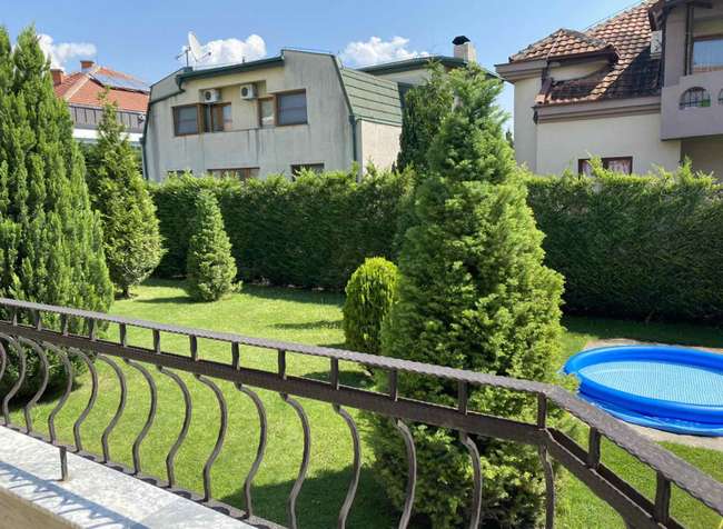 Shtëpi Familjare me Oborr të Madh në Bardovci - 2