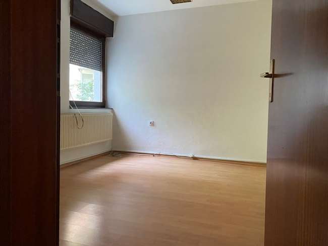 PËR QIRA HAPËSIRË TREGTARE E PRAKUT ME LOKACION NË QENDËR - 3