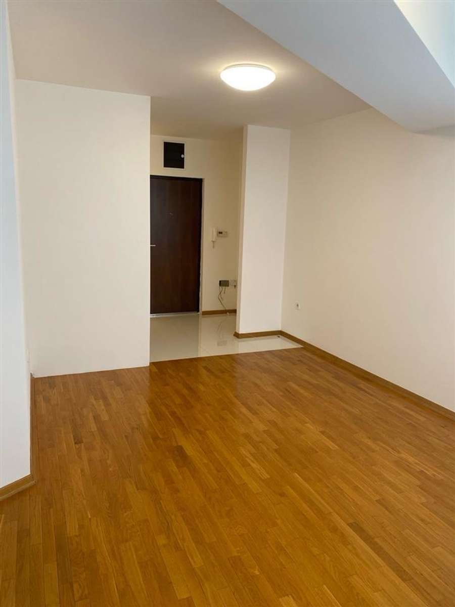 Apartament në Qendër - pranë Sobornës - 1
