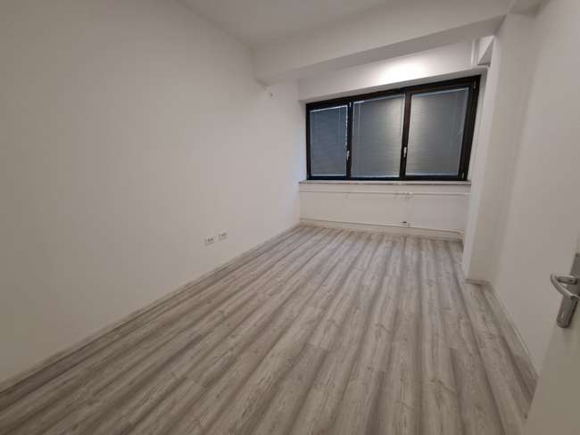 Commercial Space in the Center - 3