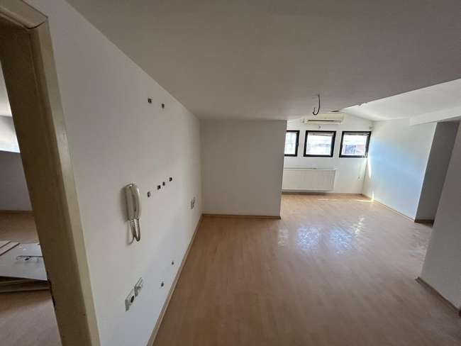 Apartament në Qendër pranë Sallës Universale - 3