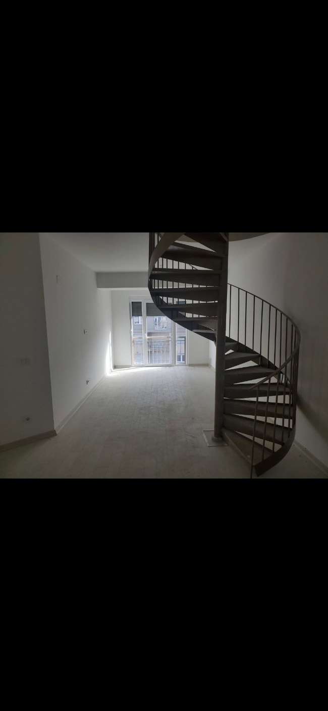 Apartament Duplex i Gjerë në Strugë - 2