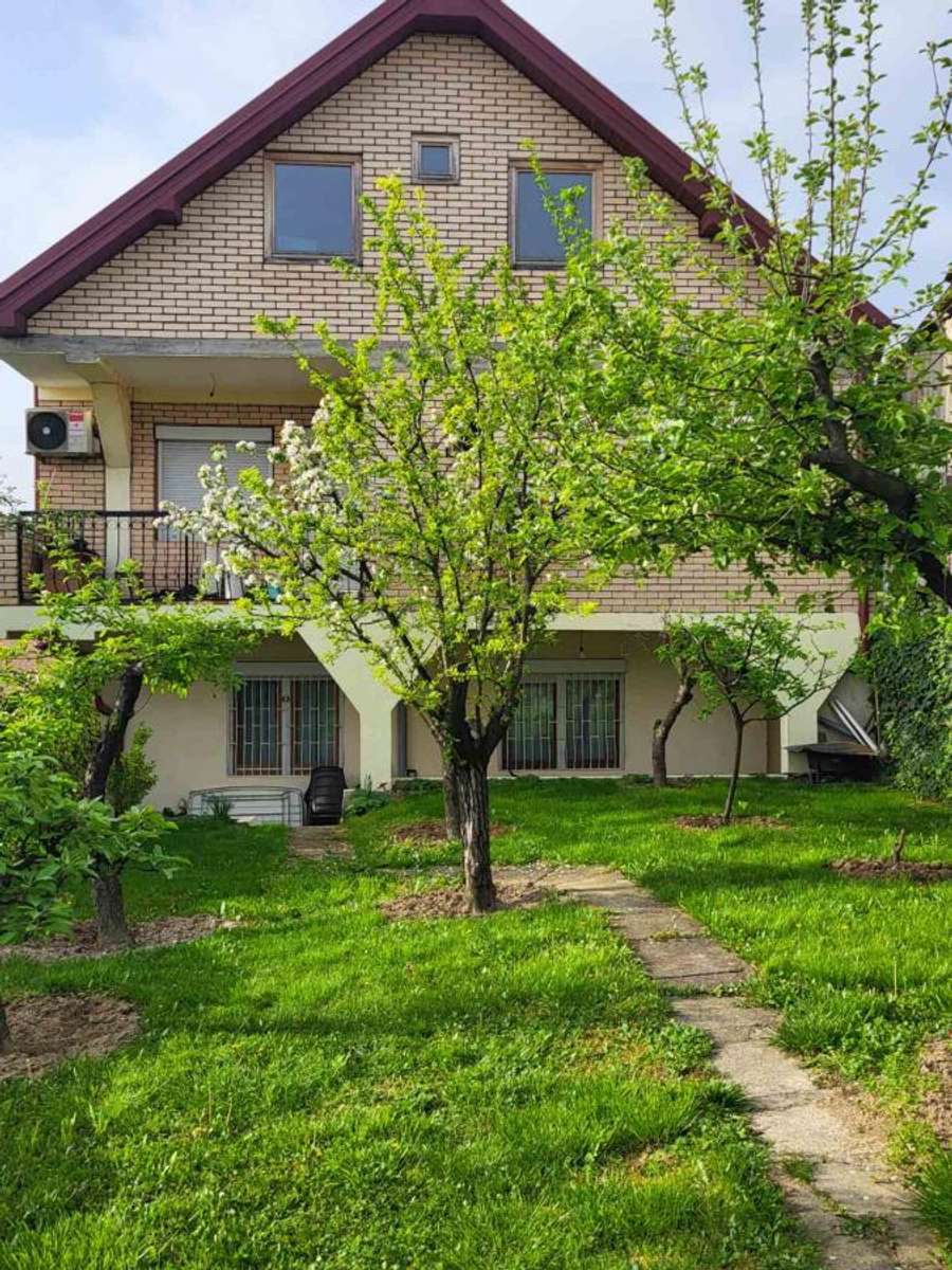 House with a Beautiful Yard in Shuto Orizari - 1