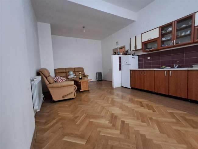 Apartament me Universale - pas Universale Salle - 2