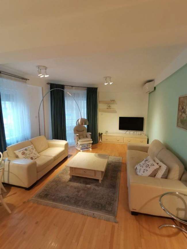 Three-bedroom apartment near the Catholic Church - 3