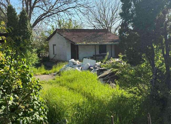 House with auxiliary building in Idrizovo - 2