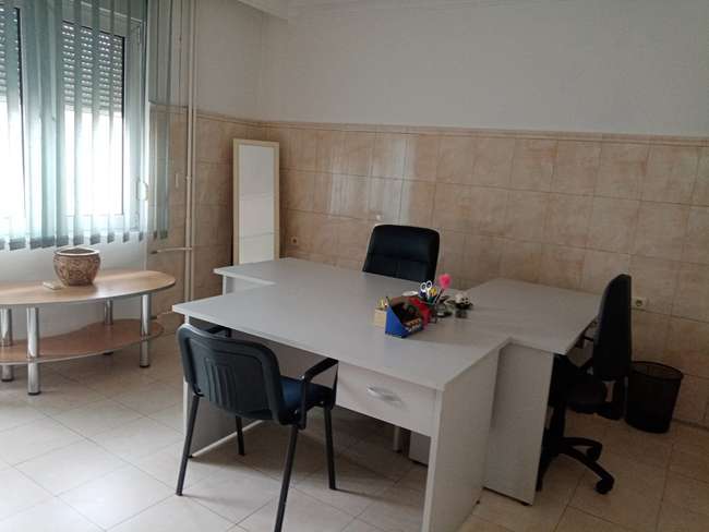 Apartament qendror për zyra përballë Portës së Maqedonisë - 3