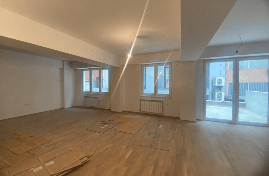 Apartament në një ndërtesë të re në Qendër - 1