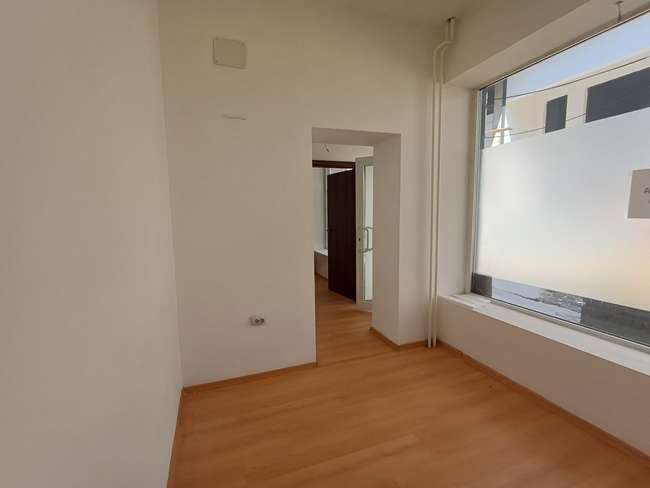 Hapësirë tregtare 30m2 në Qendër - 2
