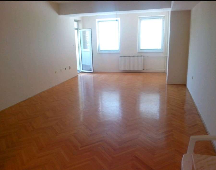 APARTAMENT TRE DHOMASH I PASHËN NË KARPOS - 1