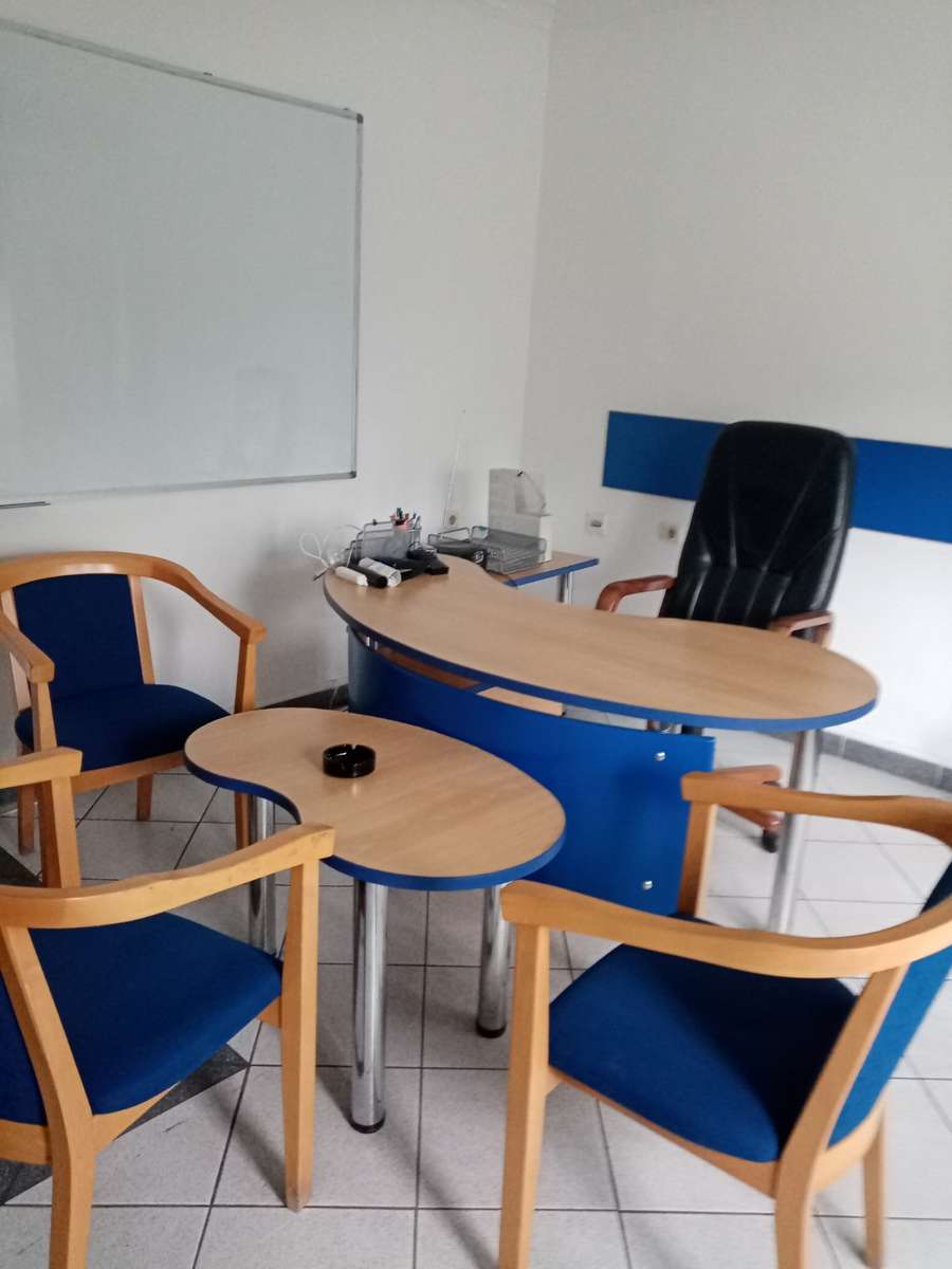 Apartament qendror për zyra përballë Portës së Maqedonisë - 1