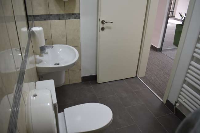 Се издаваат канцеларии во Центар image