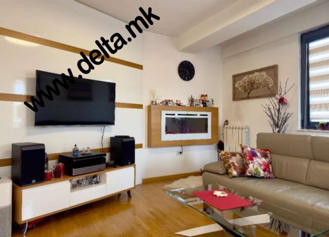 Four-room apartment in Debar Maalo - 3