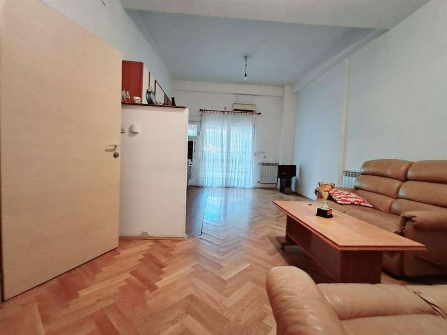 Apartament me Universale - pas Universale Salle - 1