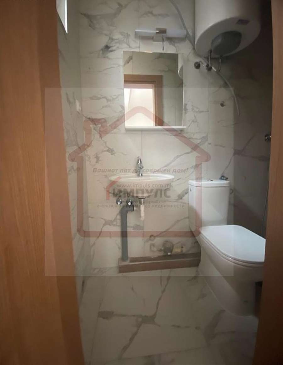 Apartament i zbrazët 3-dhomësh për qëllime biznesi, Debar Maalo - 1