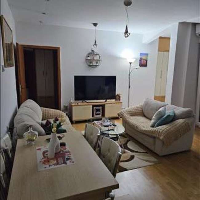 Стан во Аеродром карши Три Бисери image