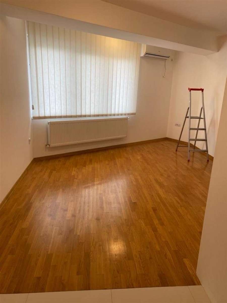 Apartament në Qendër - 1