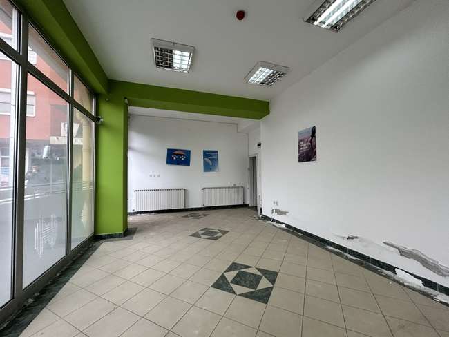 Деловен простор во Кисела вода image