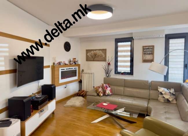 Four-room apartment in Debar Maalo - 2
