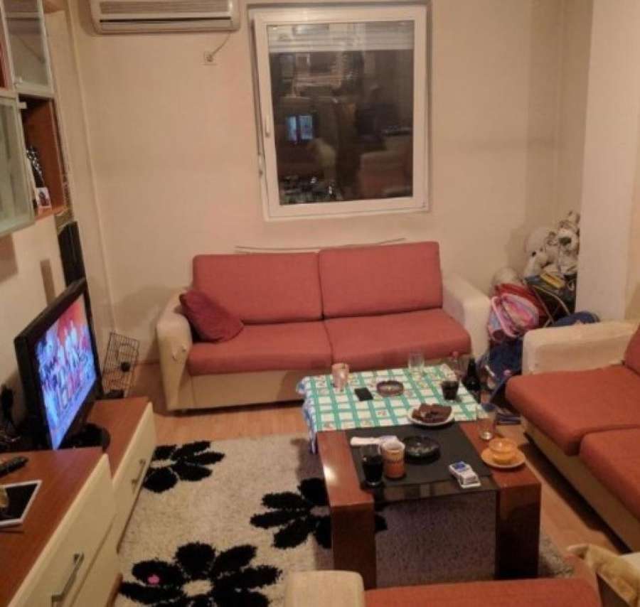 Apartament me ngrohje qendrore dhe ashensor në Kisela Voda - 1