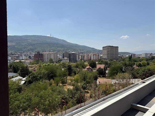 Се продава 3-собен стан во Аеродром - 2