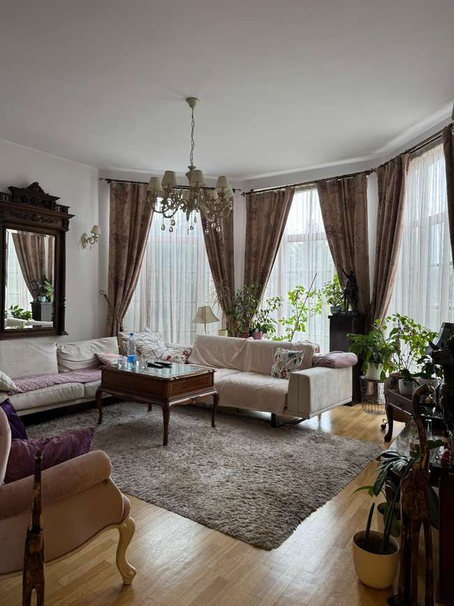 Комплетно опремен стан во Злокуќани image