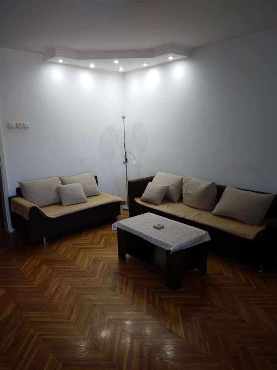 Three-bedroom apartment for rent in the Center, Cathedral - 1