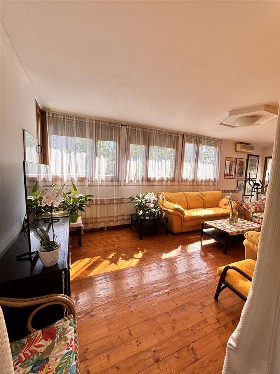 Apartment in Aerodrom - near Biser - 1