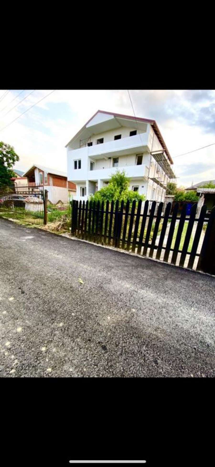 Apartament i gjerë me oborr dhe parkim në Gjorçe Petrov - 1