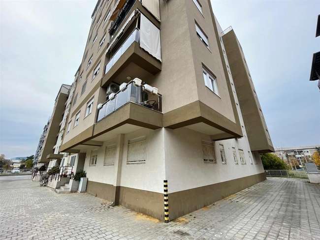 Shitet apartament tre dhomësh të ri dhe të pa banuar në Kozle - 2