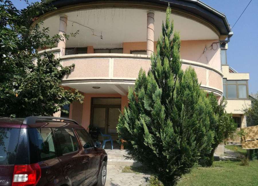 New three-level house - 1