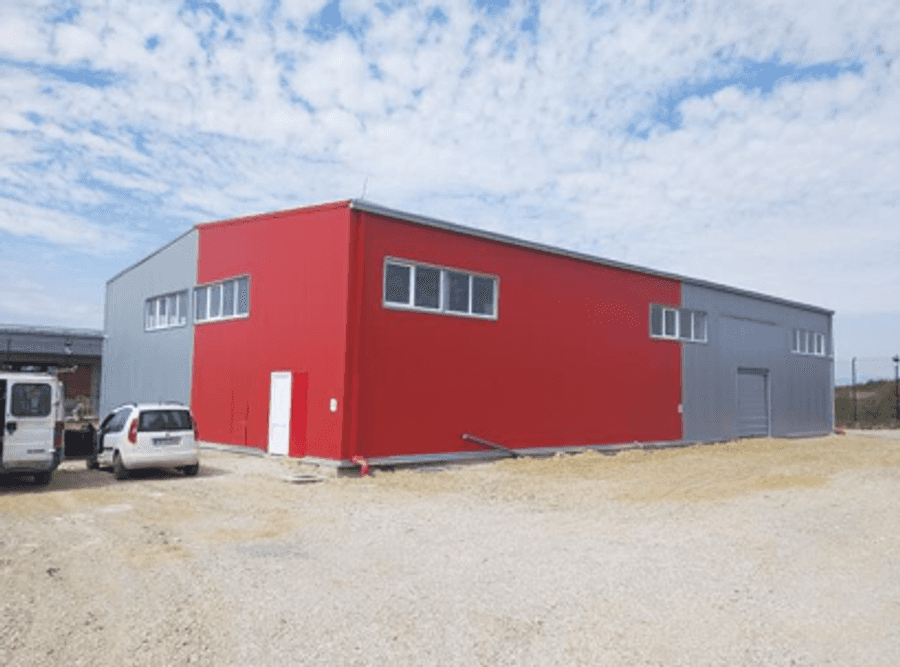 Objekti industrial 755m2 në Petrovac - 1