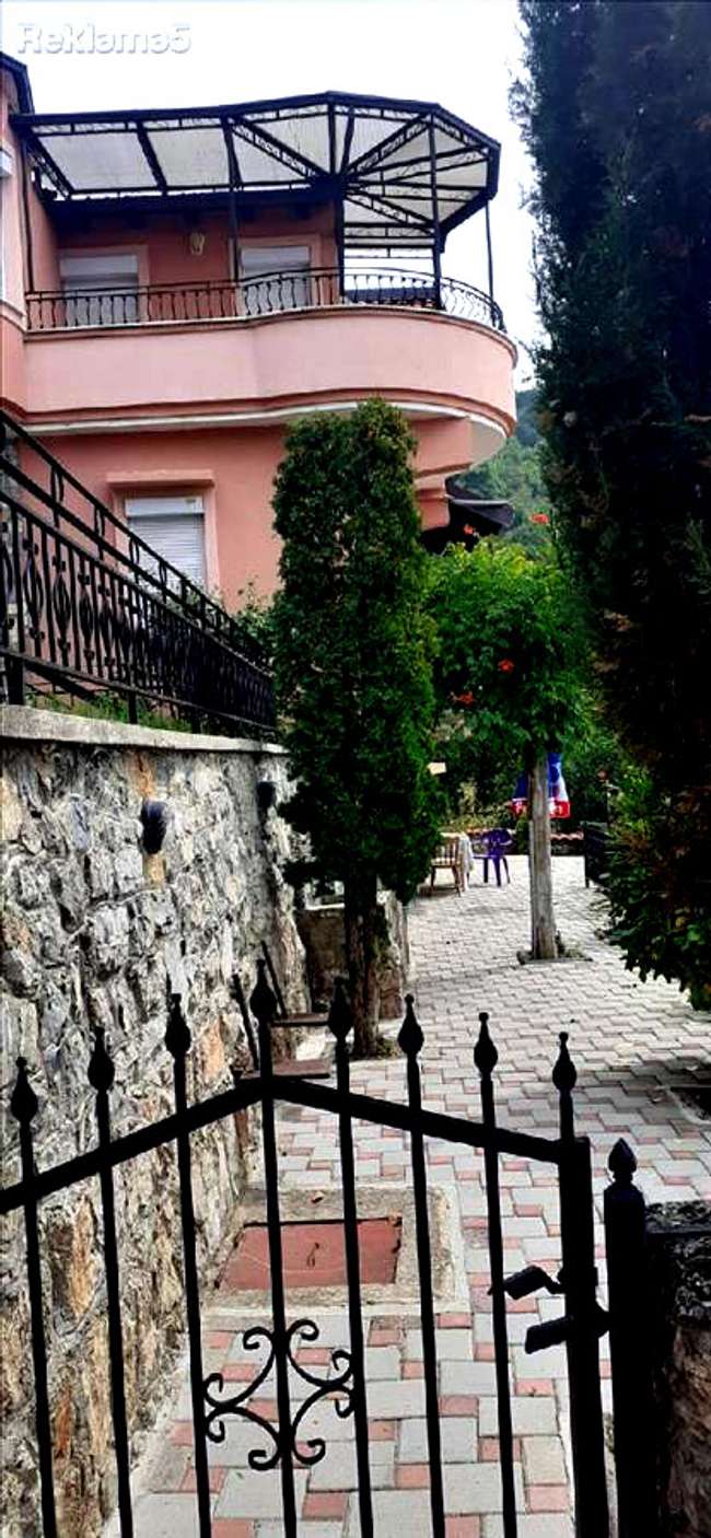 Excellent Villa in Istok Neighborhood with Lake View - 3