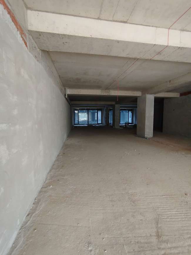 Hapësirë biznesi prej 280m2 në Aerodrom - 3