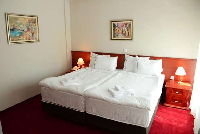 Hotel në Ohër - 2